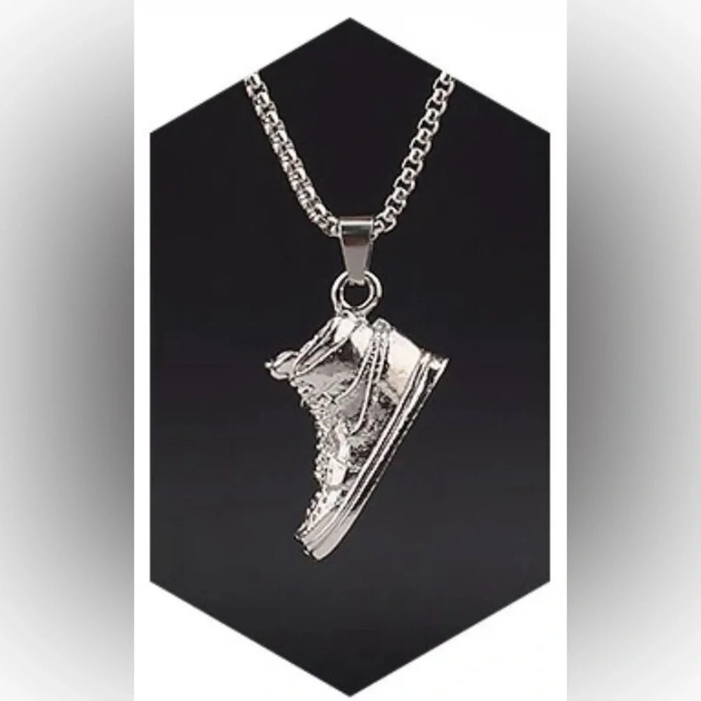Air Jordan 1 Nike Silver Tone 3D Sneaker Pendant Necklace Hip Hop Streetwear